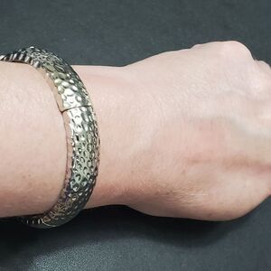Dress Barn silver colored bracelet 7"